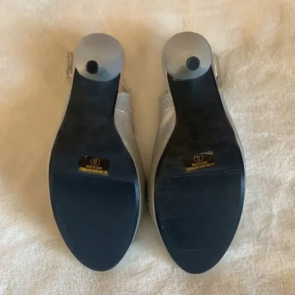 Heels - Picture 4 of 4